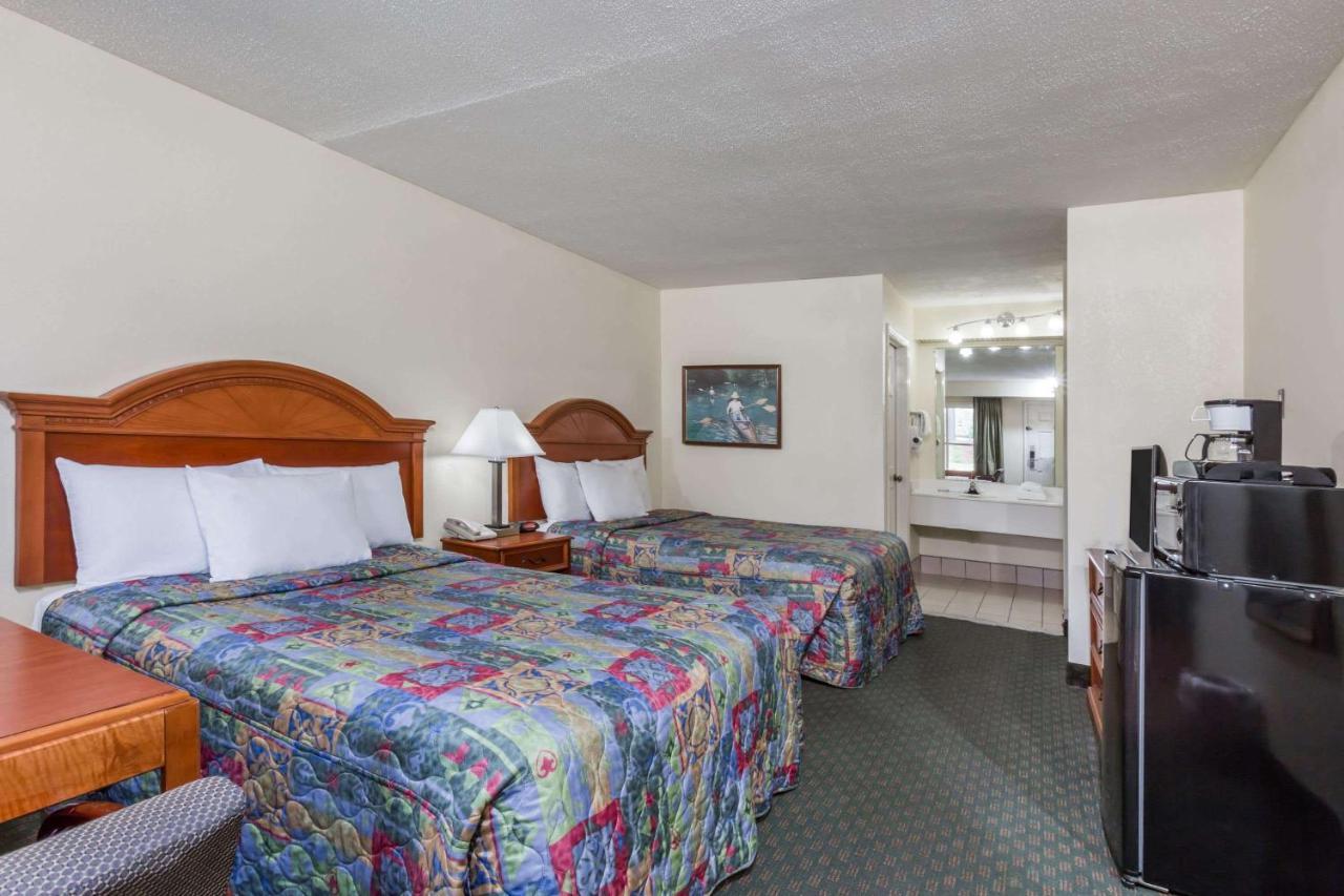 Hotel Days By Wyndham Petersburg/south Lee Petersburg