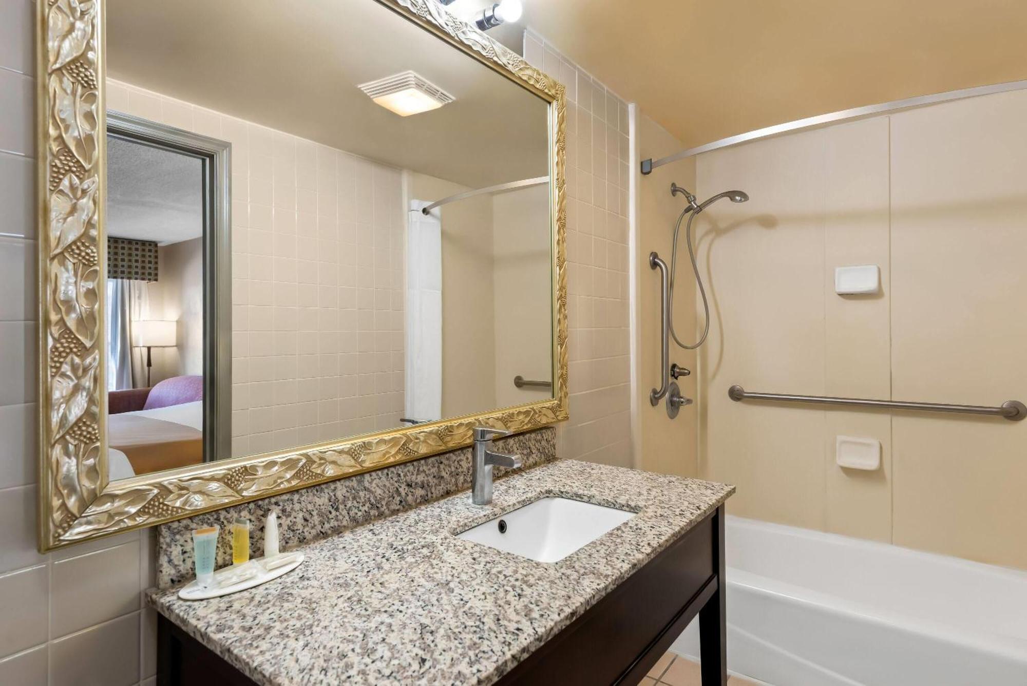 Days By Wyndham Petersburg/south Lee Hotel Petersburg
