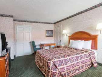 Days By Wyndham Petersburg/south Lee Hotel Petersburg