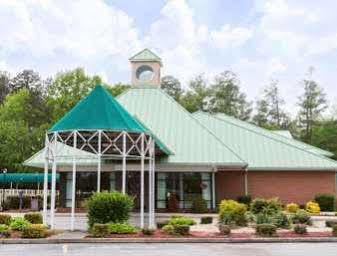 Days By Wyndham Petersburg/south Lee Hotel