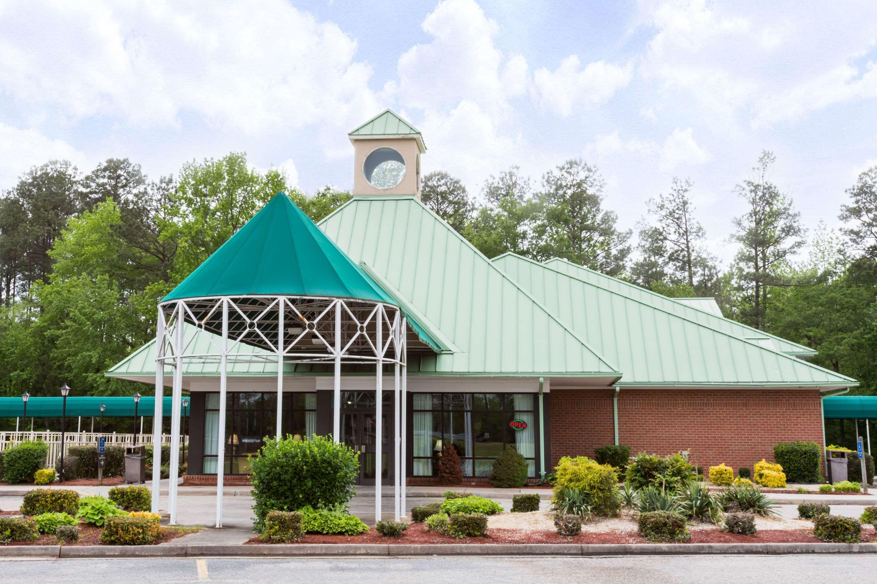 Days By Wyndham Petersburg/south Lee Hotel Petersburg