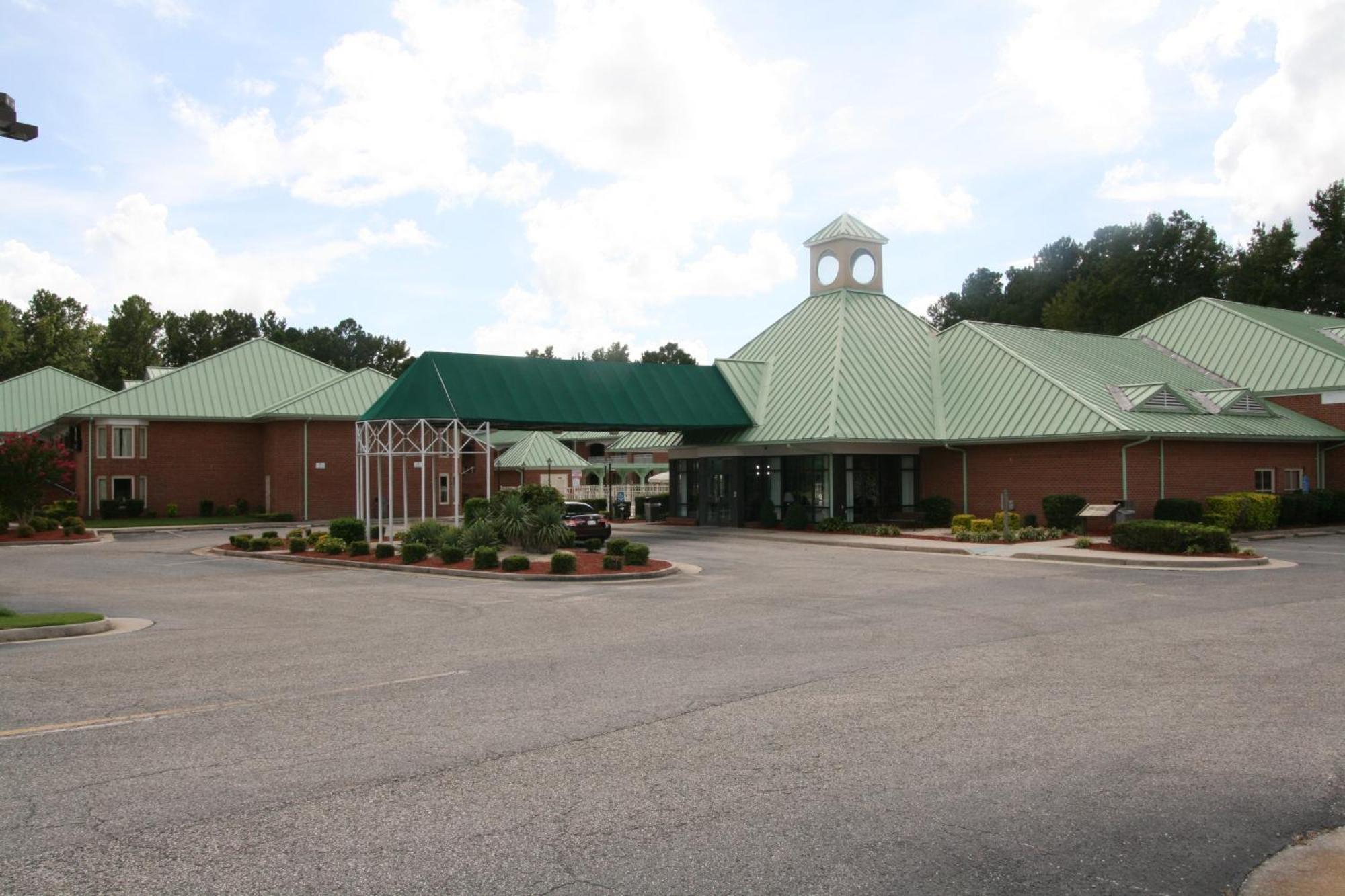 Days By Wyndham Petersburg/south Lee Hotel 2*
