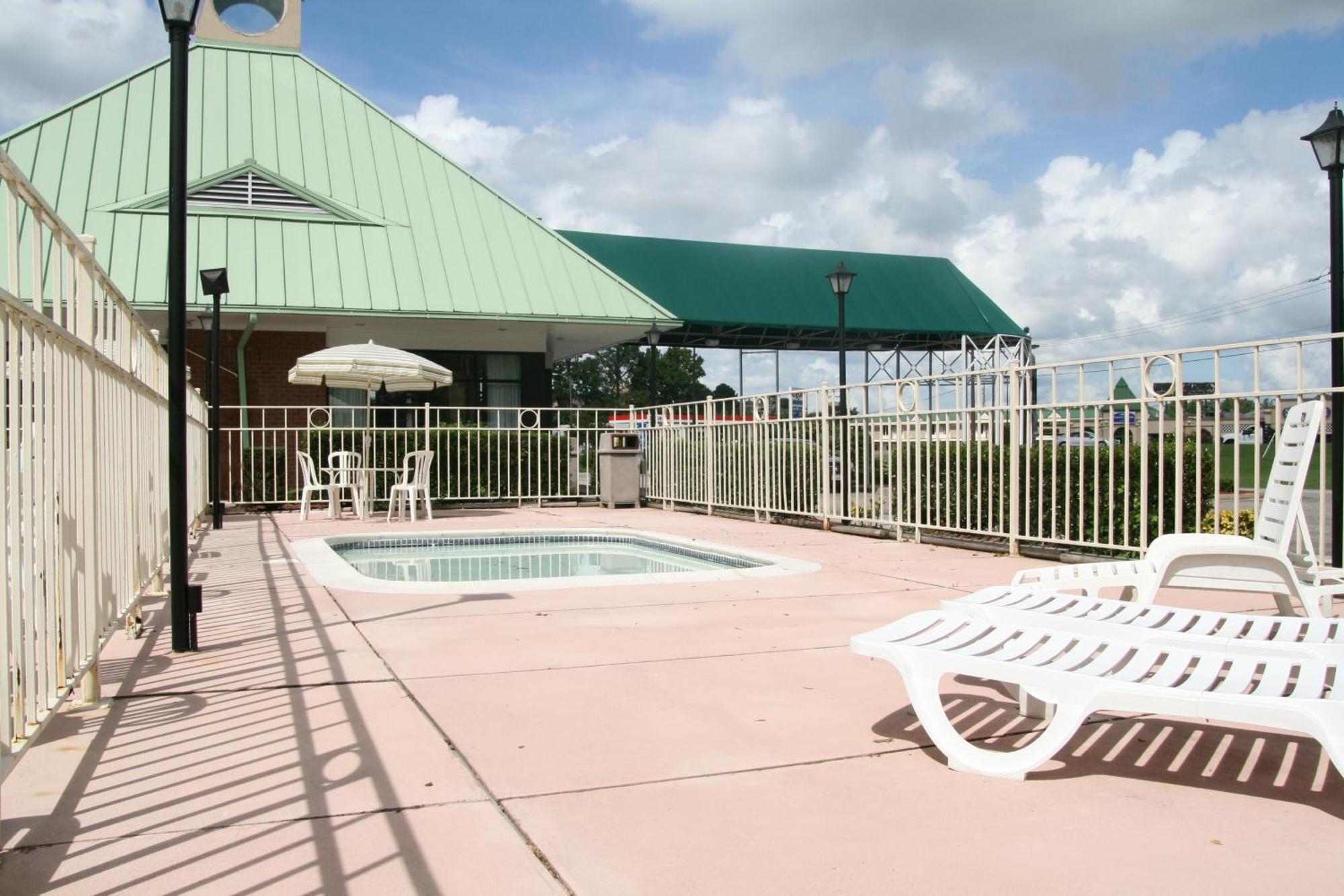 Hotel Days By Wyndham Petersburg/south Lee Petersburg