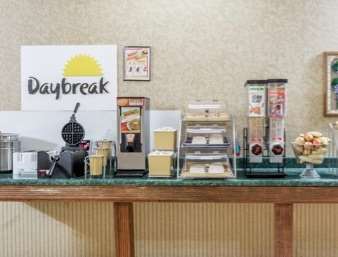 Days By Wyndham Petersburg/south Lee Hotel 2*